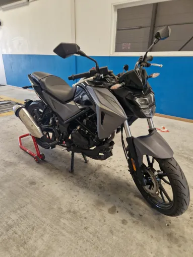 Contrôle technique d'une moto 125 SYM près de Fos-sur-Mer, Port-Saint-Louis-du-Rhône, Contrôle Technique AUTOSUR