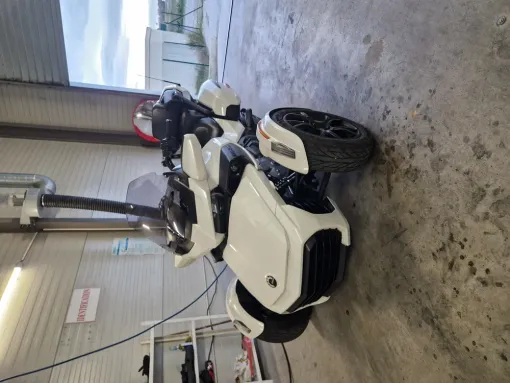 Contrôle technique Moto 3 roue Can-am Spyder près de Arles, Port-Saint-Louis-du-Rhône, Contrôle Technique AUTOSUR